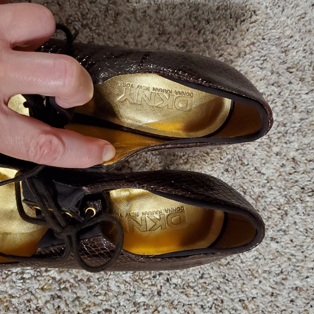 NEW DKNY Gorgeous Heels - Picture 6 of 7